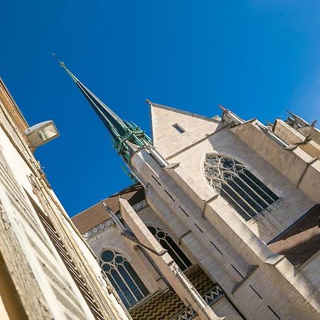 Le Saint B Au Pied De La Cathedrale Saint Benigne Apartamento Dijon Exterior foto